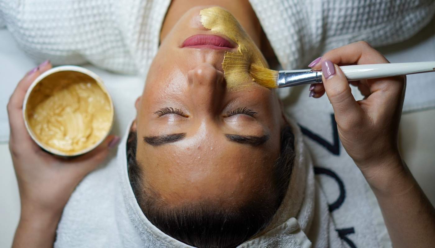 Altın Maske Nedir? Hangi Cilt Tipleri İçin Uygundur?